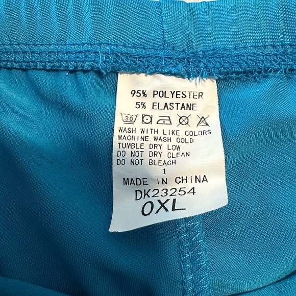 NWOT-Capri Pants Women Size XL - Picture 7 of 8